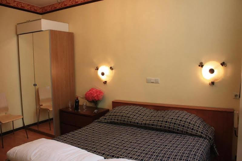 Facade Hotel Amsterdam Ngoại thất bức ảnh